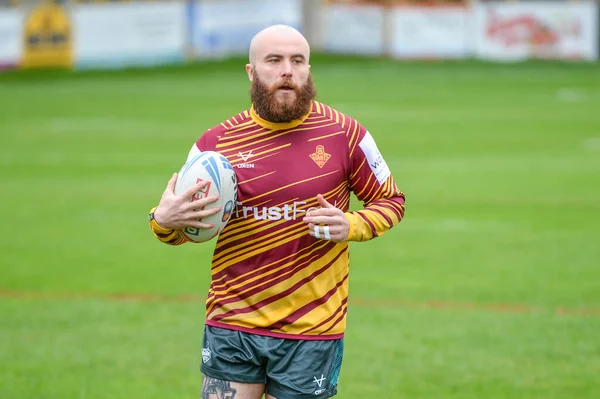 Castleford Kaplanları, Huddersfield Devlerine Karşı