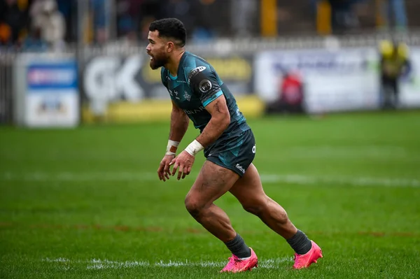 Castleford Kaplanları, Huddersfield Devlerine Karşı