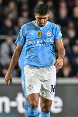 Manchester City 'den Rodri Premier League maçı sırasında Brentford Manchester City' ye karşı Gtech Community Stadyumu 'nda, 5 Şubat 202