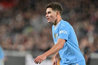 Manchester City 'den Julin Ivarez Premier League maçı sırasında Brentford Manchester City' ye karşı Gtech Community Stadyumu, Londra, Birleşik Krallık, 5 Şubat 2024