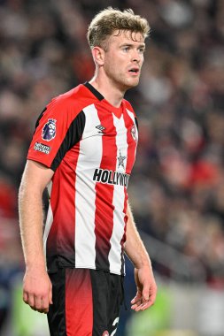 Brentford 'dan Nathan Collins Premier League maçı sırasında Brentford Manchester City' ye karşı Gtech Community Stadyumu, Londra, 5 Şubat 202