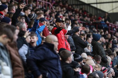 Barnsley taraftarları 10 Şubat 202 'de Oakwell, Barnsley, İngiltere' de oynanan Sky Bet 1 karşılaşmasında takımlarına tezahürat yapıyorlar.