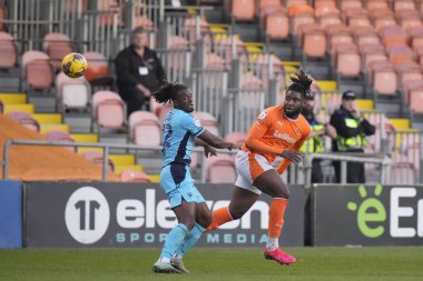 Blackpool 'dan Kylian Kouassi, 10 Şubat 202' de Bloomfield Road, Blackpool, İngiltere 'de oynanan 1.