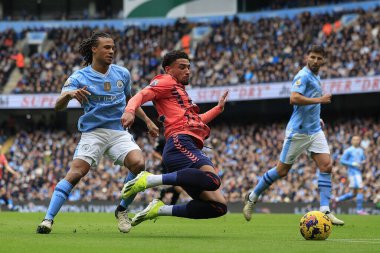Everton 'dan Ben Godfrey 10 Şubat 202' de Etihad Stadyumu 'nda oynanan Premier League maçında Everton' a karşı gol atma çabasında.