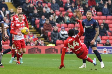 Barnsley 'den Devante Cole, 10 Şubat 202' de İngiltere 'nin Oakwell kentinde oynanan Sky Bet 1 maçında Barnsley ve Leyton Orient maçında gol attı.