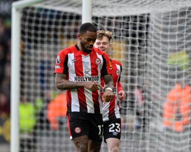 Brentford 'dan Ivan Toney, Premier League maçında Brentford' a karşı Molineux, Wolverhampton, Birleşik Krallık, 10 Şubat 202 'de oynanan Premier League maçında Brentford' u 0-2 yenme hedefini kutluyor.
