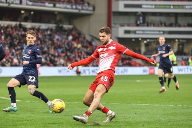 Barnsley 'den John Mcatee, 10 Şubat 202' de İngiltere 'nin Oakwell kentinde oynanan Sky Bet 1 maçında Barnsley ve Leyton Orient maçında gol atarken görülüyor.