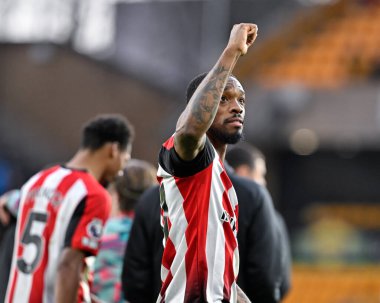 Brentford 'dan Ivan Toney, Premier Lig karşılaşmasında Wolverhampton Wanderers, Molineux, Wolverhampton, Birleşik Krallık' ta 10 Şubat 202 'de Brentford' a karşı tam zamanlı maçı kutluyor.