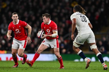 Galler 'den Nick Tompkins, İngiltere' nin Twickenham Stadyumu, Twickenham Stadyumu 'nda oynadığı 2024 Guinness 6.