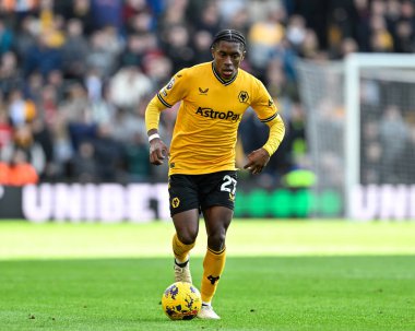 Wolverhampton Wanderers 'dan Jean-Ricner Bellegarde, Premier League maçında Wolverhampton Wanderers, Brentford' a karşı Molineux, Wolverhampton, Birleşik Krallık, 10 Şubat 202