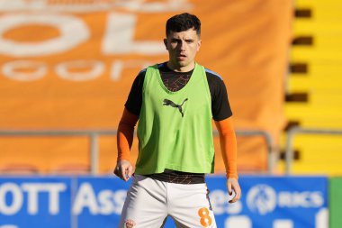 Blackpool takımından Albie Morgan, 10 Şubat 202 'de Bloomfield Road, Blackpool' da oynanan Blackpool-Oxford maçından önce ısınıyor.