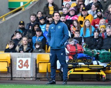 Brentford 'un Thomas Frank teknik direktörü, Premier League maçı sırasında Wolverhampton Wanderers, Brentford' a karşı Molineux, Wolverhampton, Birleşik Krallık, 10 Şubat 202