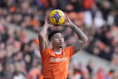 Blackpool 'dan Jordan Lawrence-Gabriel, 10 Şubat 202' de Bloomfield Road, Blackpool 'da oynanan Blackpool-Oxford United maçında oyuna girdi.