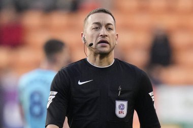 Hakem Paul Howard Sky Bet Ligi 1 karşılaşmasında Blackpool, Oxford United 'a karşı Bloomfield Road, Blackpool, İngiltere, 10 Şubat 202