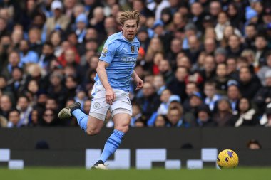 Manchester City 'den Kevin De Bruyne 10 Şubat 202' de Etihad Stadyumu 'nda oynanan Premier League maçında topla koşuyor.