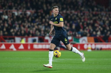 Newcastle United takımından Sven Botman 10 Şubat 202 'de Nottingham Forest, Newcastle United' a karşı City Ground, Nottingham, İngiltere 'de oynanan Premier League maçında görev aldı.