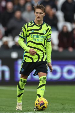 Arsenal 'den Martin degaard Premier League maçı sırasında West Ham United, Londra Stadyumu' nda Arsenal 'e karşı, 11 Şubat 2024