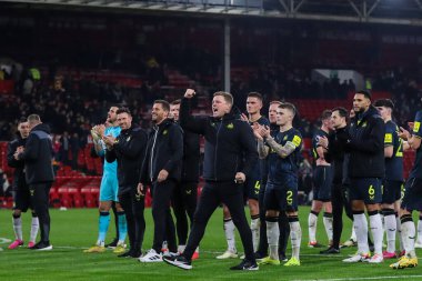 Newcastle United takımının teknik direktörü Eddie Howe, Nottingham Forest 'ın Newcastle United' a karşı oynadığı 10 Şubat 202 tarihli Premier League maçında kazandığı galibiyeti kutluyor.