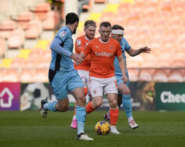 Blackpool 'dan Shayne Lavery, 10 Şubat 202' de İngiltere, Blackpool 'daki Bloomfield Road' da oynanan Blackpool-Oxford United maçında Oxford United 'a karşı oynamıştır.