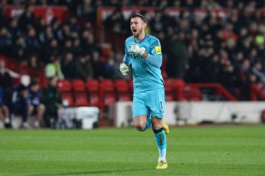Newcastle United takımından Martin Dbravka, Premier League maçında Nottingham Forest, Newcastle United 'a karşı 10 Şubat 2024' te City Ground, Nottingham, İngiltere 'de 0-1' lik galibiyet golünü kutluyor.