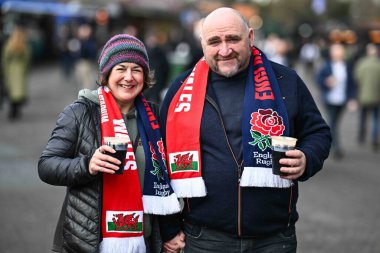 Galler taraftarları 2024 Guinness 6 Milletler maçı öncesinde Twickenham Stadyumu, Twickenham, Birleşik Krallık 'ta İngiltere' ye karşı Galler maçına gelmeye başladı.