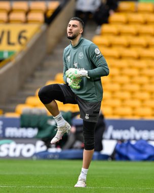 Brentford 'dan Thomas Strakosha, Premier League karşılaşmasında Wolverhampton Wanderers' a karşı Molineux, Wolverhampton, Birleşik Krallık 'ta 10 Şubat 202 tarihinde oynanan maçta ısındı.