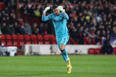 Newcastle United takımından Martin Dbravka, Premier League maçında Nottingham Forest, Newcastle United 'a karşı 10 Şubat 2024' te City Ground, Nottingham, İngiltere 'de 0-1' lik galibiyet golünü kutluyor.
