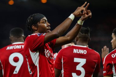 Nottingham Ormanı 'ndan Anthony Elanga, İngiltere' nin Nottingham şehrinde oynanan Premier League maçı Nottingham Forest - Newcastle United maçında 1-1 'lik galibiyetini kutluyor.