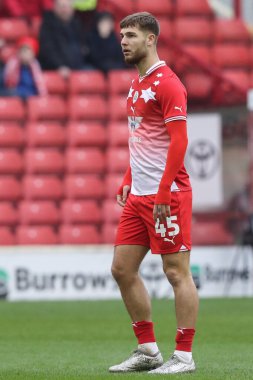 Barnsley takımından John Mcatee 10 Şubat 202 tarihinde Barnsley ile Leyton Orient arasında oynanan maçta Oakwell, Barnsley, İngiltere 'de karşılaştı.