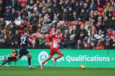 Barnsley 'den John Mcatee, 10 Şubat 202' de İngiltere 'nin Oakwell kentinde oynanan Sky Bet 1 karşılaşmasında topu sürüyor.