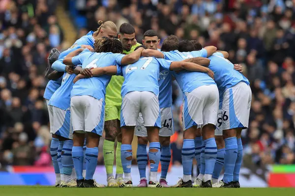 Şehir takımı Premier League maçı öncesinde Manchester City ile Everton arasında 10 Şubat 202 'de Etihad Stadyumu' nda bir araya geldi.