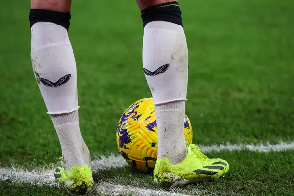 İngiltere, Nottingham City Ground 'da oynanan Premier League maçı sırasında Newcastle United' ın Kieran Trippier of Newcastle 'ın Adidas botları.