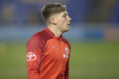 Barnsley 'li Aiden Marsh, 13 Şubat 202' de Croud Meadow, Shrewsbury, Birleşik Krallık 'ta oynanan Sky Bet Ligi 1 maçı sırasında ısınma turunda Shrewsbury Town' a karşı.