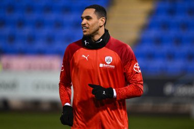 Barnsley 'den Jon Russell 13 Şubat 202' de Croud Meadow, Shrewsbury, İngiltere 'de oynanan Sky Bet Ligi 1 maçı öncesinde oynanan maç öncesi ısınma maçında