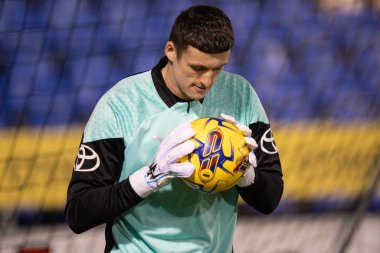Barnsley 'den Liam Roberts 13 Şubat 202' de Croud Meadow, Shrewsbury, İngiltere 'de oynanan Sky Bet 1 maçı sırasında ısınma turunda