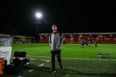 Blackpool 'dan Matthew Pennington, 13 Şubat 202' de Cheltenham Town 'a karşı Blackpool' da oynanan Gökyüzü İddia Ligi 1 maçı öncesinde geldi.