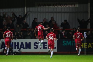 Cheltenham Town 'dan Elliot Bonds, 13 Şubat 202 tarihinde Cheltenham, Birleşik Krallık' taki The Completely-Suzuki Stadyumu 'nda oynanan 1.