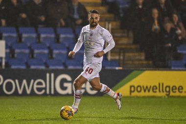 Barnsley 'den Adam Phillips, 13 Şubat 202' de Croud Meadow, Shrewsbury, İngiltere 'de Shrewsbury Town' a karşı oynadığı 1.