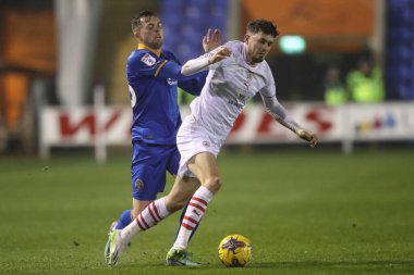 Shrewsbury Town 'dan Jordan Shipley, 13 Şubat 202' de Croud Meadow, Shrewsbury 'de Shrewsbury Town' a karşı oynanan Sky Bet 1 karşılaşmasında Barnsley 'den Corey O' Keeffe faul yaptı.