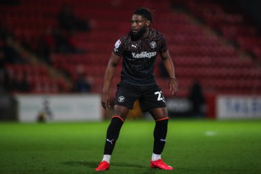 Blackpool takımından Kylian Kouassi 13 Şubat 202 'de Cheltenham Town' a karşı Blackpool maçında Cheltenham Stadyumu, Cheltenham Stadyumu 'nda karşılaşacak.