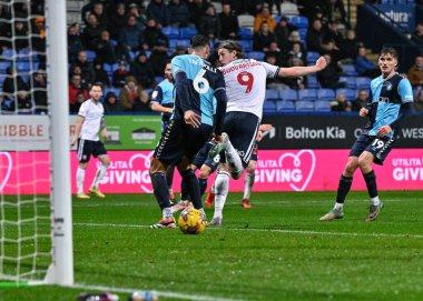 Bolton Wanderers takımından Jn Dai Bvarsson, 13 Şubat 2024 'te İngiltere' nin Bolton kentinde oynanan Sky Bet 1 karşılaşmasında Bolton Wanderers 'a karşı Wycombe Wanderers maçında topu 2-0 geriletti.