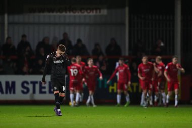 Blackpool 'dan Sonny Carey, 13 Şubat 202' de Cheltenham Town 'a karşı Blackpool' da oynanan Sky Bet 1 maçında 2-0 berabere kalma golünü attı.