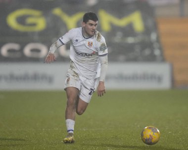 Tranmere Rovers 'dan Rob Apter, 13 Şubat 202' de İngiltere 'nin Birkenhead kentinde oynanan Gökyüzü İddia Ligi 2 maçında Tranmere Rovers ve Morecambe maçında ilk hamlesini yaptı.
