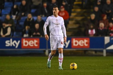 Barnsley 'li Josh Earl, 13 Şubat 202' de Croud Meadow, Shrewsbury 'de oynanan Sky Bet 1 karşılaşmasında Shrewsbury Town' a karşı.