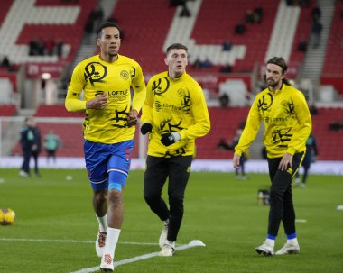 QPR 'dan Isaac Hayden, Stoke City' nin Queens Park Rangers 'a karşı oynadığı 14 Şubat 202' de Bet365, Stoke-on-Trent Stadyumu 'nda oynanan Gökyüzü İddia Şampiyonası maçından önce ısınıyor.