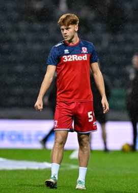 Luke Woolston, 14 Şubat 202 'de İngiltere' nin Deepdale kentinde oynanan Gökyüzü İddia Şampiyonası maçında ısınıyor.