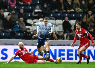 Preston North End 'den Mads Frkjr-Jensen' la mücadele eden Middlesbrough takımından Matthew Clarke, 14 Şubat 2024 'te Deepdale, Preston, İngiltere' de oynanan Sky Bet Şampiyonası maçında...