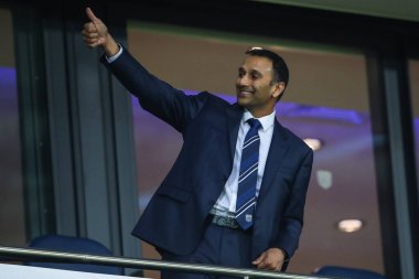 West Bromwich Albion 'un yeni sahibi Shilen Patel, 16 Şubat 202' de The Hawthorns, West Bromwich, İngiltere 'de oynanan West Bromwich Albion-Southampton maçında taraftarlarla etkileşime geçiyor.