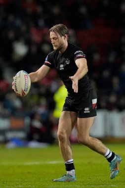 Londra Broncos takımından James Meadows, 16 Şubat 202 'de St Helens' e karşı Londra Broncos 'un oynadığı Betfred Süper Lig karşılaşmasında sahaya çıktı.