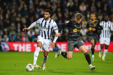 West Bromwich Albion takımından Darnell Furlong, West Bromwich Albion 'ın Southampton' a karşı oynadığı The Hawthorns, West Bromwich, İngiltere 'de 16 Şubat 202' de oynanan Gökyüzü İddia Şampiyonası maçında pas attı.